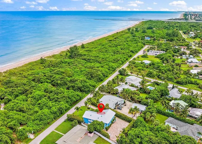 Upper-Floor Ocean Breeze - Surf Views 2Br