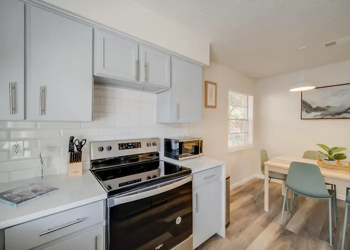 Stunning 4Br 2Ba Hot Tub Cozy Holiday Home In Plano