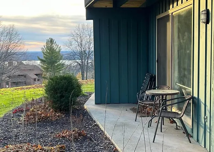Shanty Creek, Condo, Golf ,Sleeps 4, Pets Welcome!