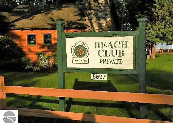 Shanty Creek, Condo, Golf ,Sleeps 4, Pets Welcome!