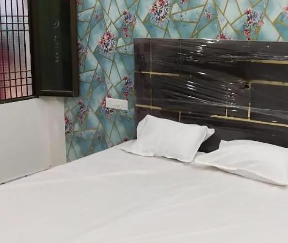 Gayatri Grand Paying Guest House