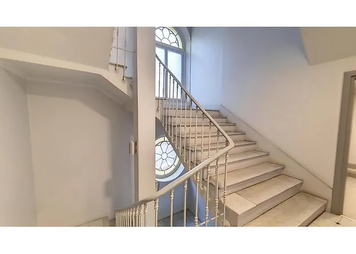 Tranquil Studio With Mezzanine In Carre Dor