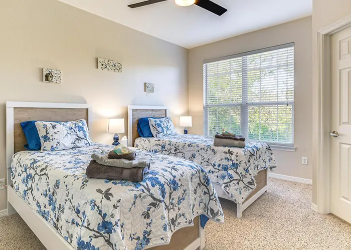 2 Mi To Texas A&M: Unit W/ Pool & Hot Tub Access
