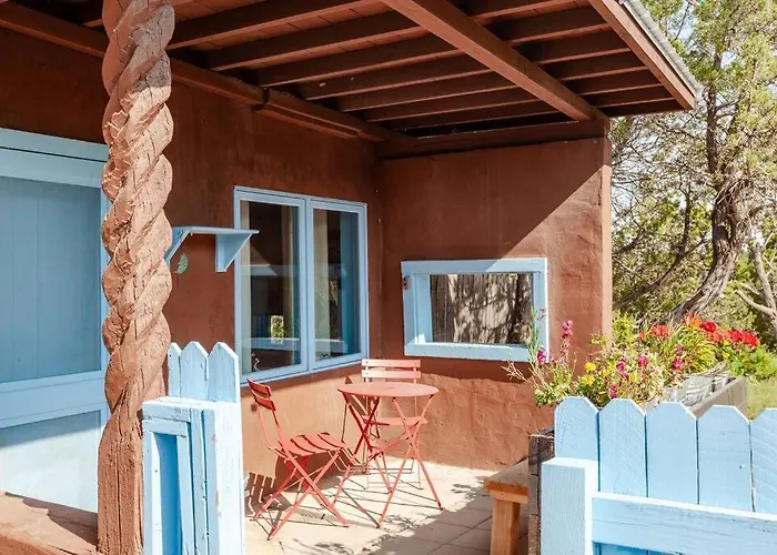 Casita Azul: Cozy Historic Adobe Retreat In Santa Fe