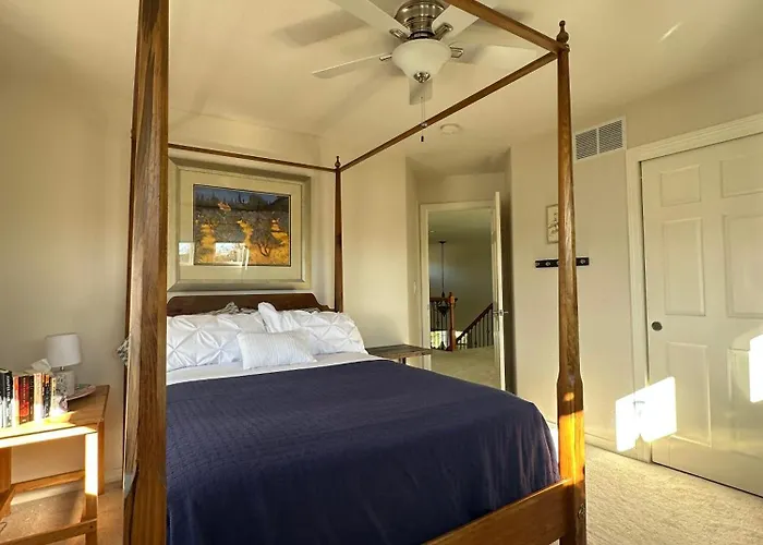 Tiller House - Savannah Room