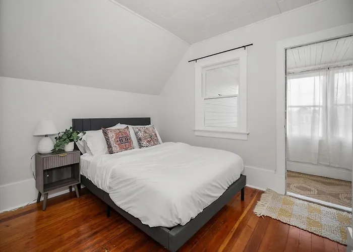 Newly Renovated Villa In Central Spokane
