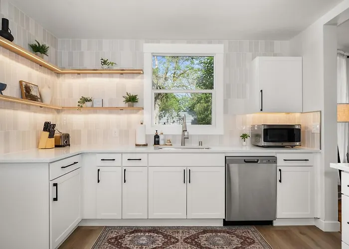 Newly Renovated Villa In Central Spokane