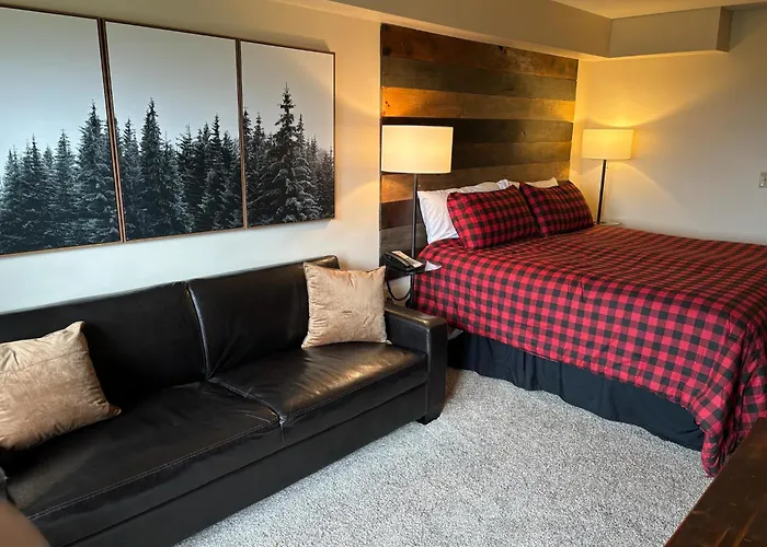 Slope-Side Snowshoe Village Condo