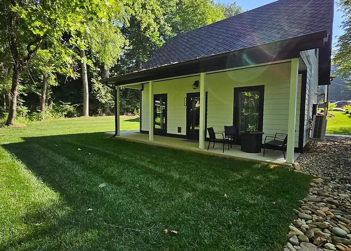 Life'S Good Retreat Bear Cottage