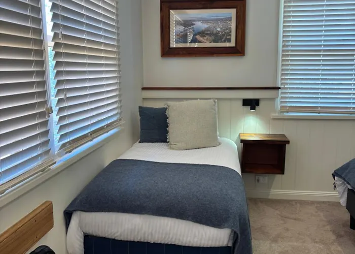 Silwood Apartment Fully Self Contained With Kitchen And Laundry