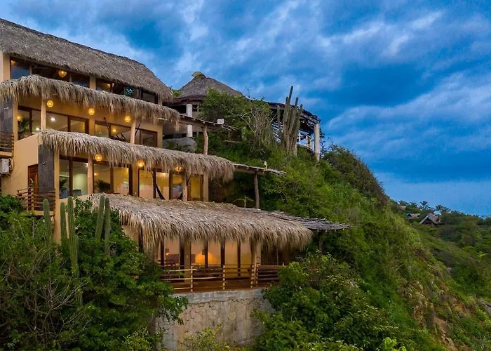 Lazuli Cielo - Beachfront Loft