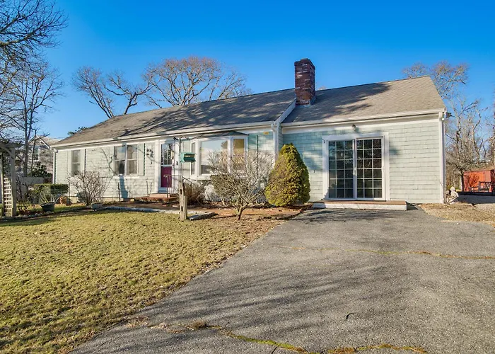 Ping-Pong & Backyard: Spacious Chatham Retreat