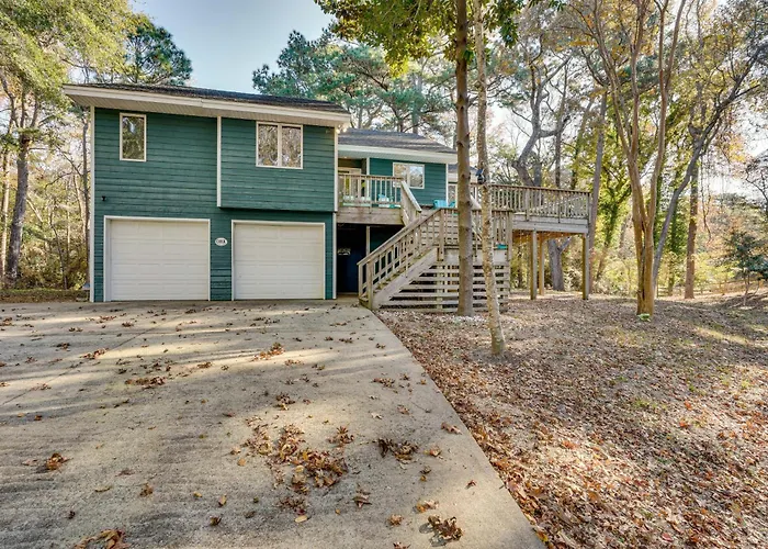 1/2 Mi To Beach Access: Southern Shores Gem + Deck