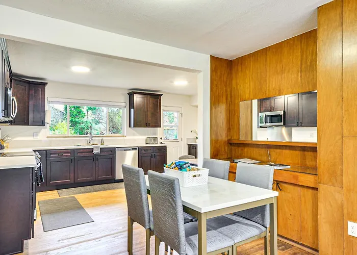 Modern Home W/ Spacious Yard In Beaverton!