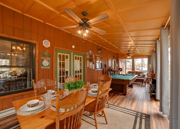 Cadiz Vacation Home W/ Deck: Walk To Lake Barkley