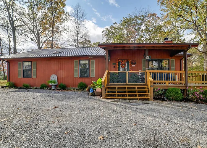 Cadiz Vacation Home W/ Deck: Walk To Lake Barkley