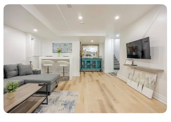 Luxurious 1000 Sq Ft Oasis