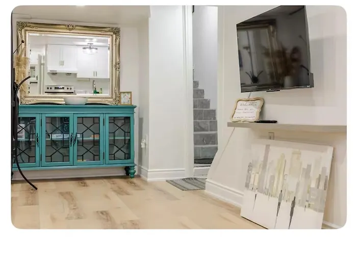 Luxurious 1000 Sq Ft Oasis