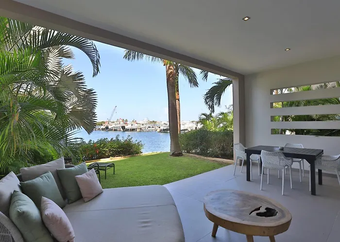 Charming Apartment In Cole Bay With Sea View - 70 M²