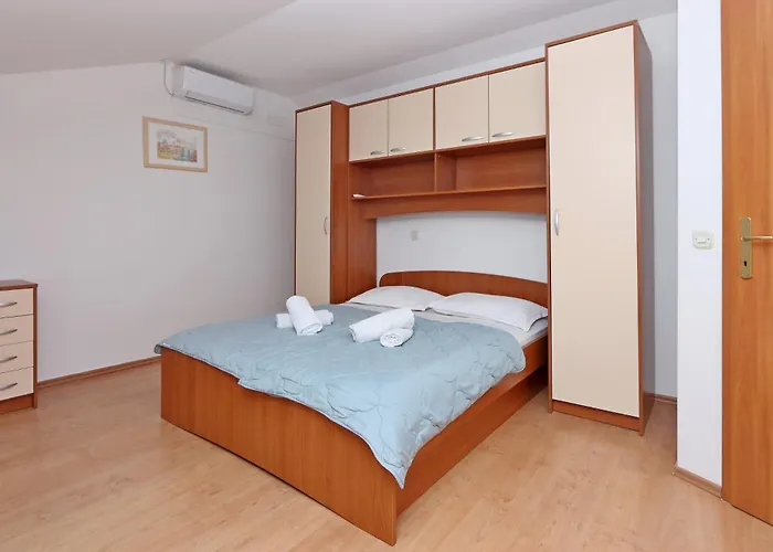 Seaside House For Families With Children Barbat, Rab - 22294