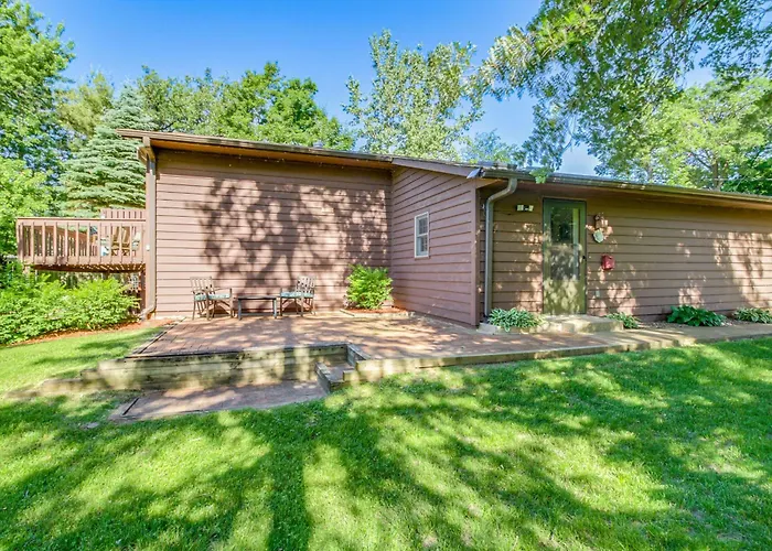 Beach & Lake Access: Brainerd Townhome