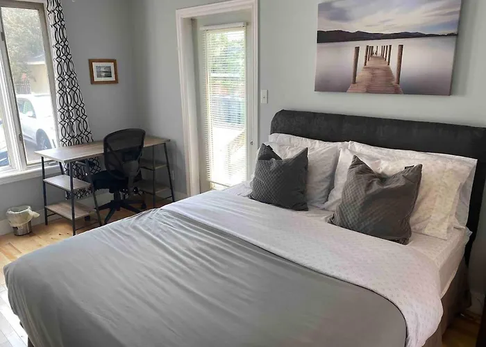 86A King Bed 2Bd 3Bt On Queen St. Downtown