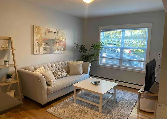 67 - Walking Distance To Downtown
