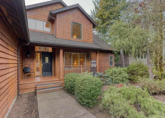 Brightside Retreat By Salmon River - Family Friendly Spacious Peaceful Deck