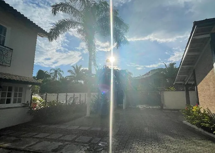 Casa 1 na praia de Juqueí em Condomínio
