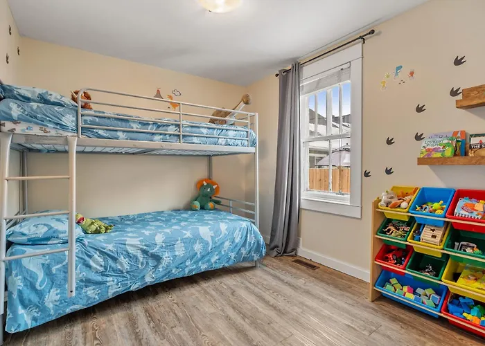 Dinos Last Post - Family Friendly 4 Bedrooms