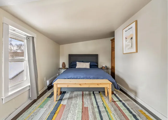 Dinos Last Post - Family Friendly 4 Bedrooms