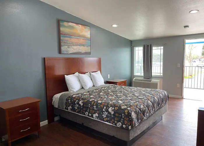 Sunny Sands Inn