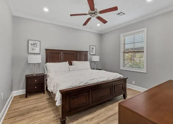 Luxury 2 Bedroom Townhouse #6