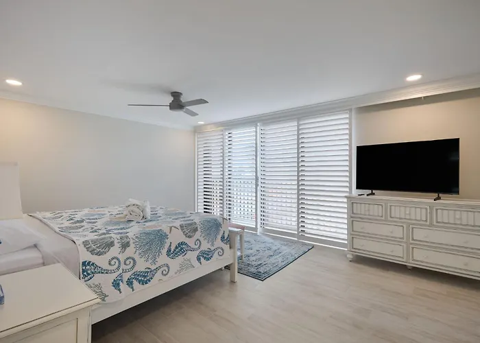 Sundial N203 - Stunning Residence With Den And Private Cabana Pool Open
