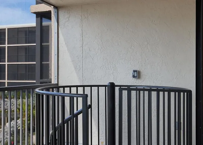 Sundial N203 - Stunning Residence With Den And Private Cabana Pool Open