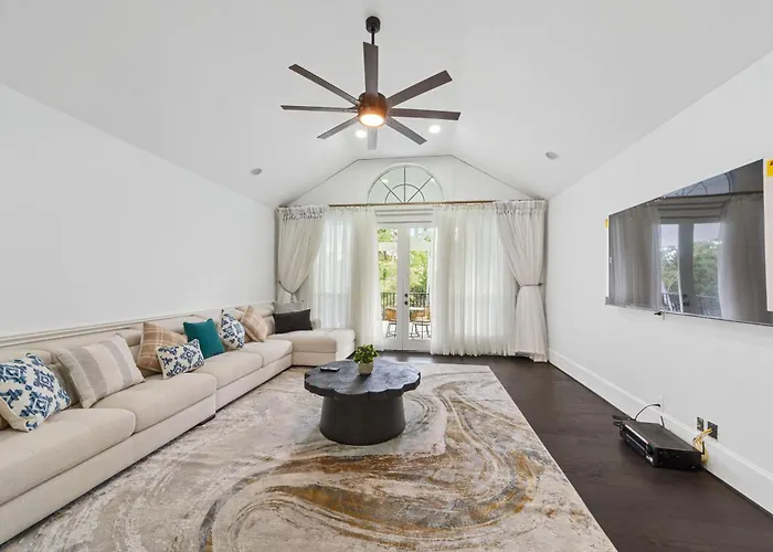 Luxury Mansion In The Woodlands Tx With Heated Pool, Spa, Bbq & Basketball Court