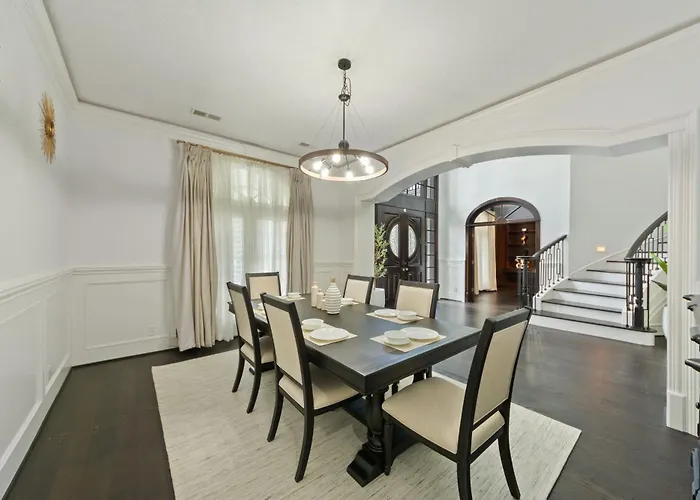 Luxury Mansion In The Woodlands Tx With Heated Pool, Spa, Bbq & Basketball Court