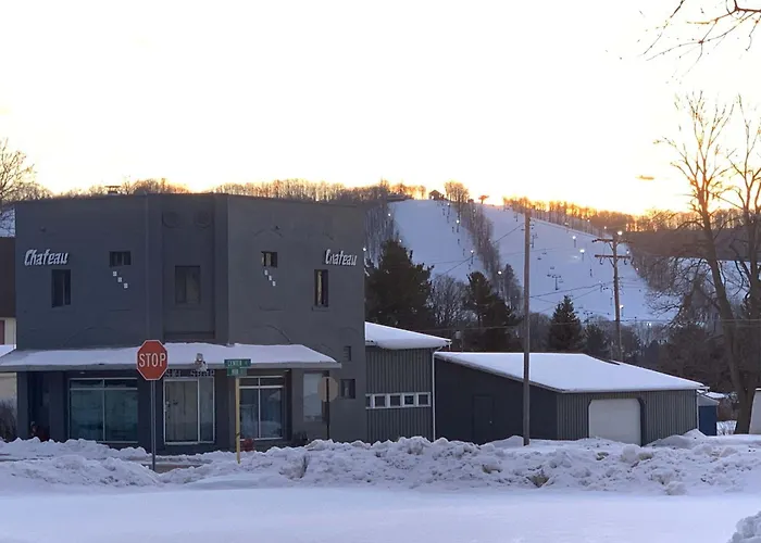1 Mile From Boyne Mt- Chateau Patak