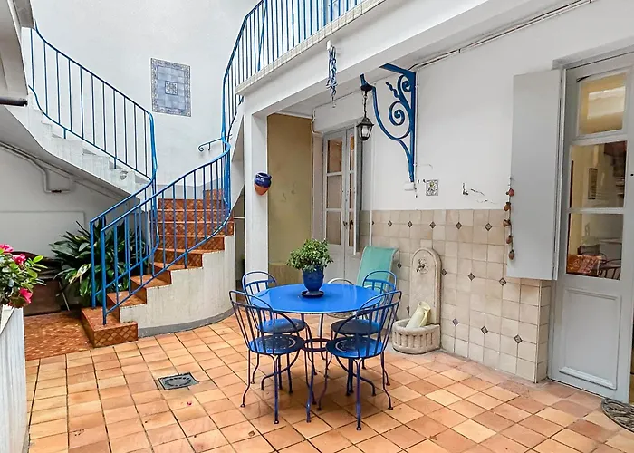 Maison Rustique Avec Patio Prive