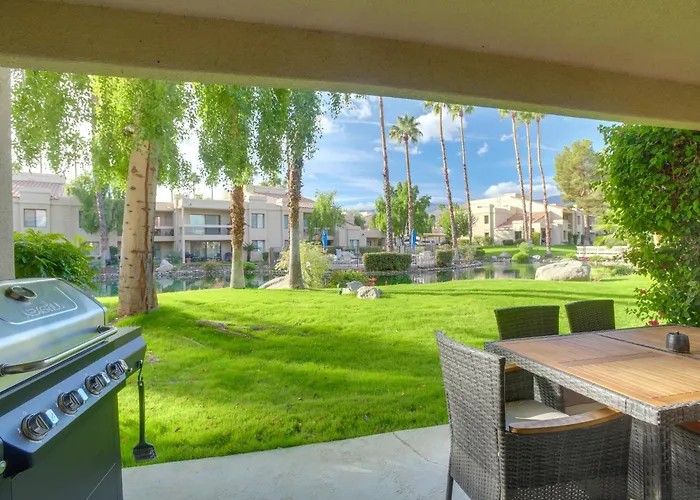 Golf, Hike & Relax: Cathedral City Condo