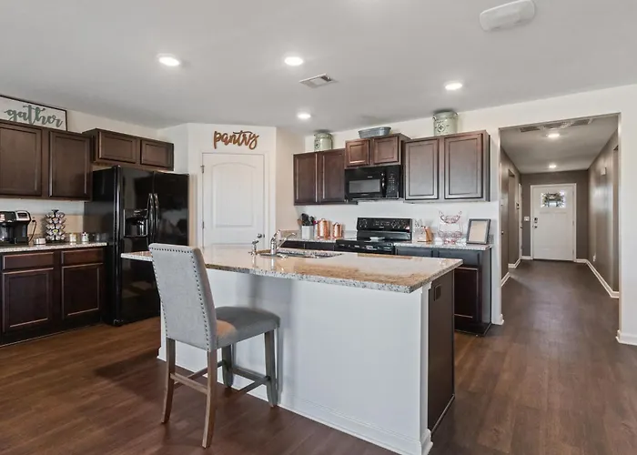 Spacious 4Br Bama Retreat Near Stadium