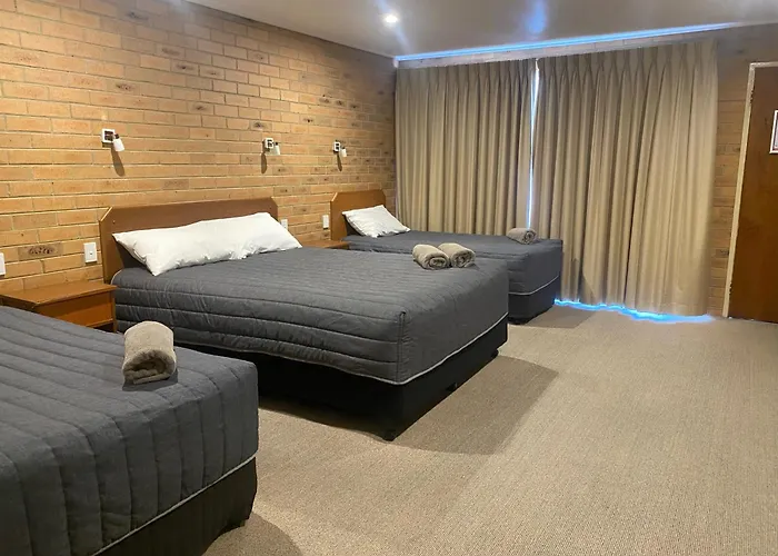 Quays Motel San Remo