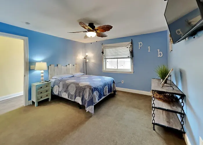 Put-In-Bay Waterfront Condo #107