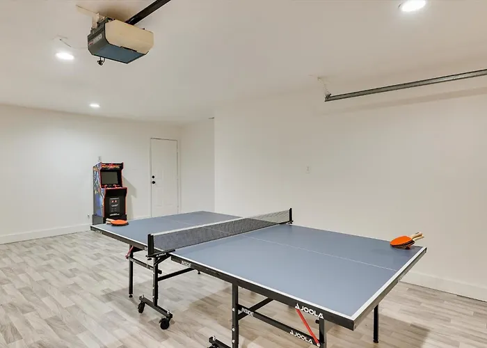 Impressive 5Br 3,5Ba Holiday Home With Pool, Game Room & Cinema Room