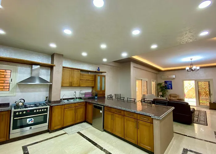 Villa Garden Prime Location New Cairo By Best Of Bedz