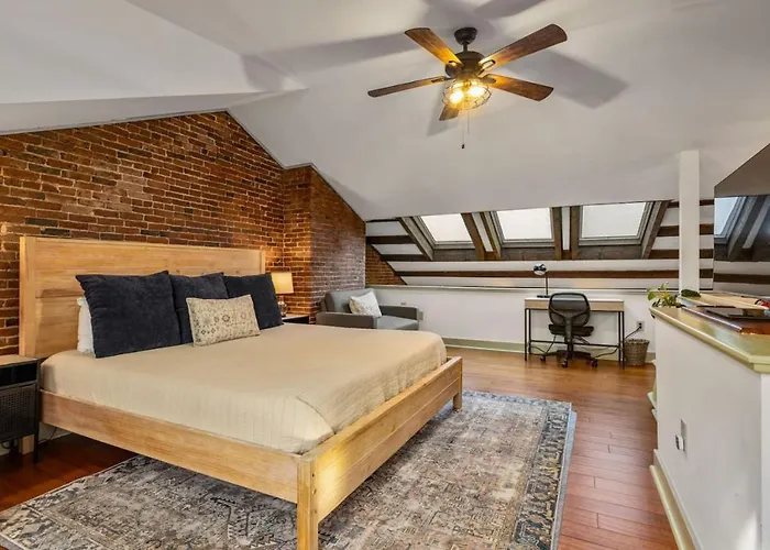 City Loft Group Getaway King Downtown Location