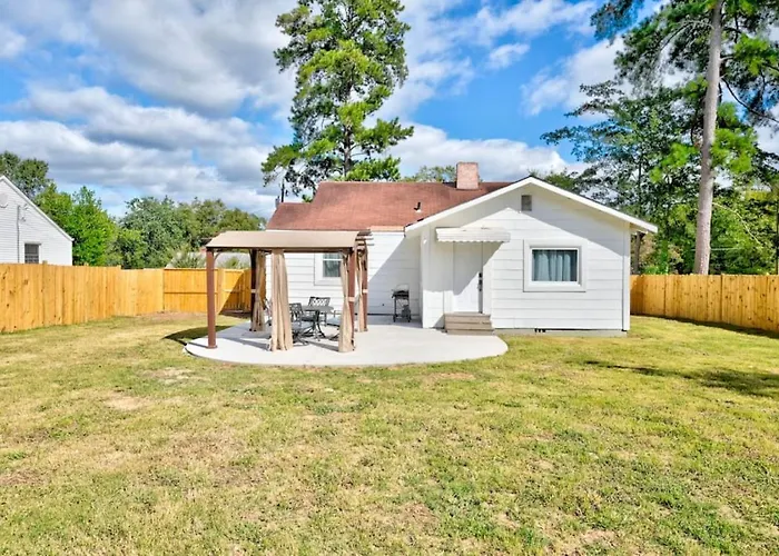The Cozy House In Quiet Ingleside Area