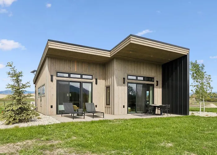 Mara Luxury Cabin- Maple