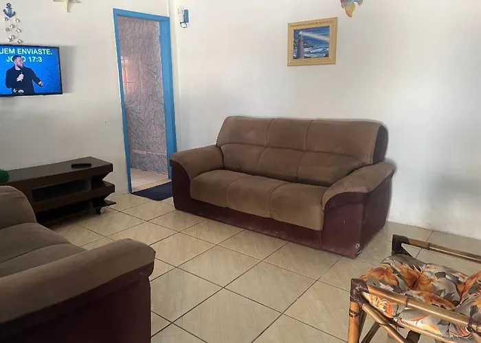 casa de praia em Itapoá SC a uma quadra da praia