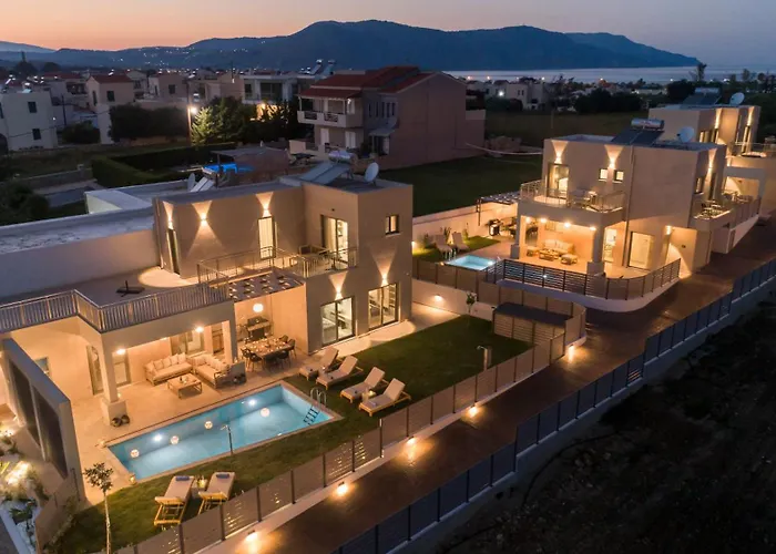 Ks Luxury Villas, Private Heated Swimming Pools